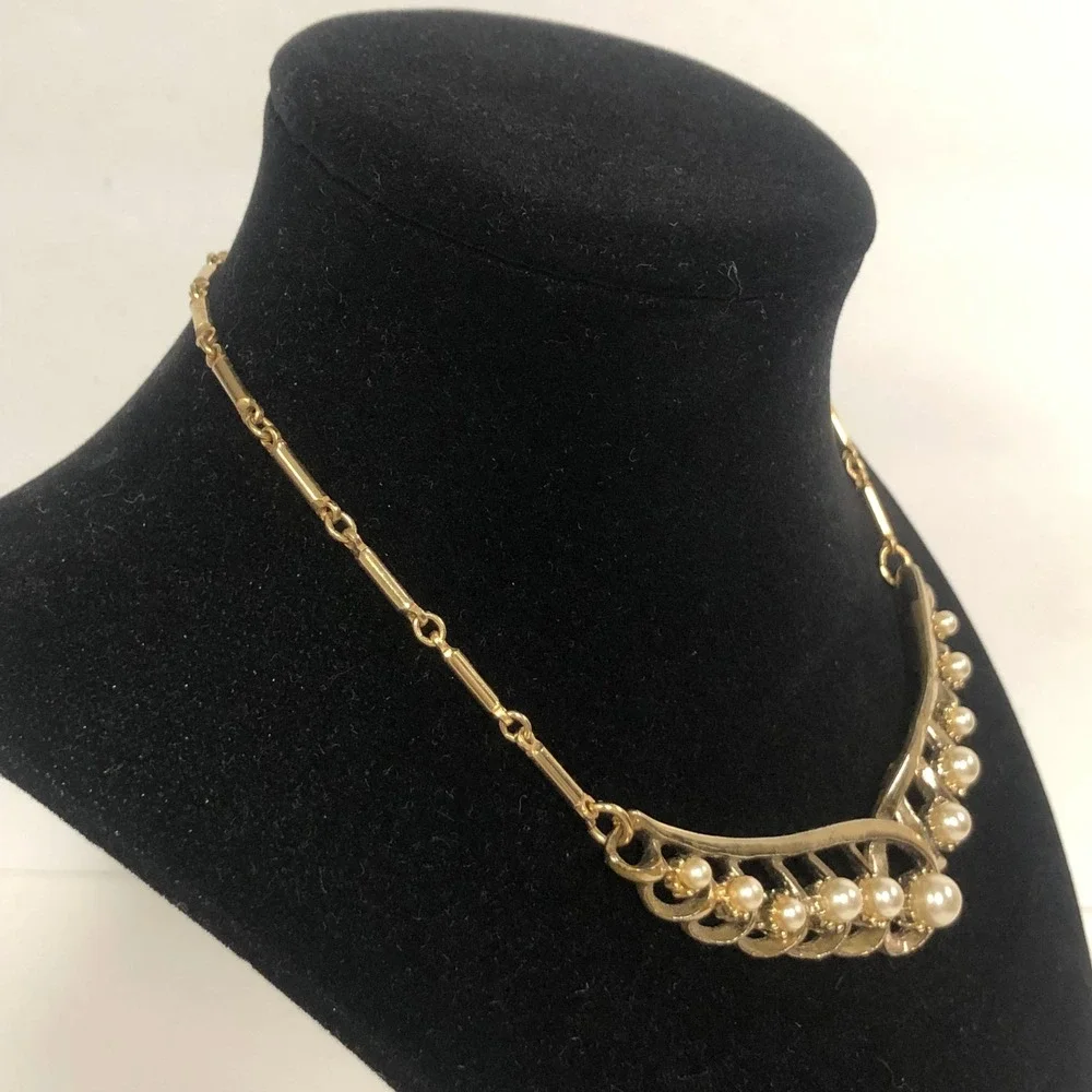 Vintage Coro Gold Tone Faux Pearl Bib Choker Necklace Mid Century Modern V Shape